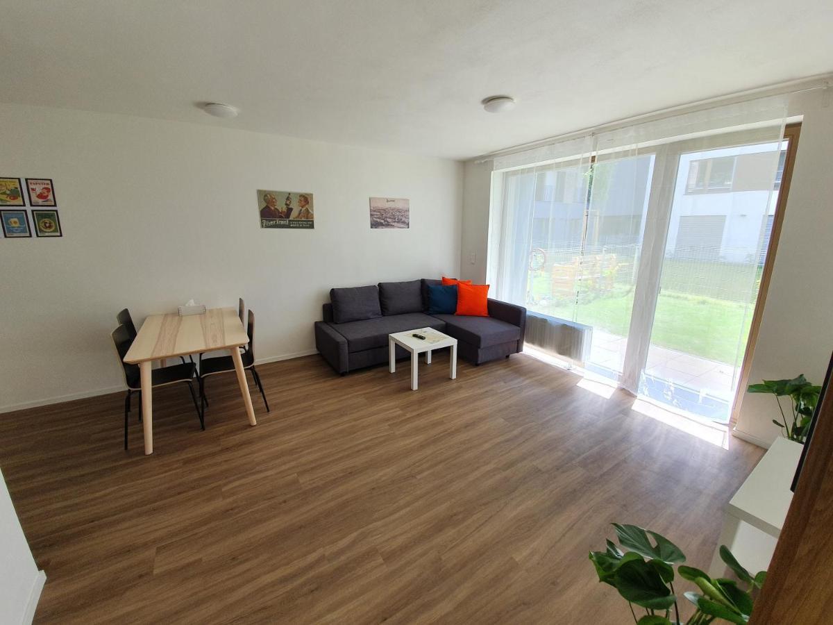 Modern Apartment With Terrace And Garage In The City Center Plzeň Extérieur photo